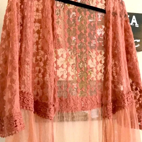 🌺 Beautiful Boho Lace Kimono 🌺 - Picture 2 of 2
